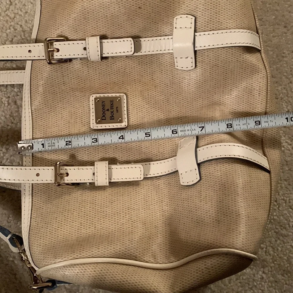 Dooney & Bourke Cream/Tan Panama Barrel Bag With Adjustable Crossbody Strap NWOT - Picture 8 of 17